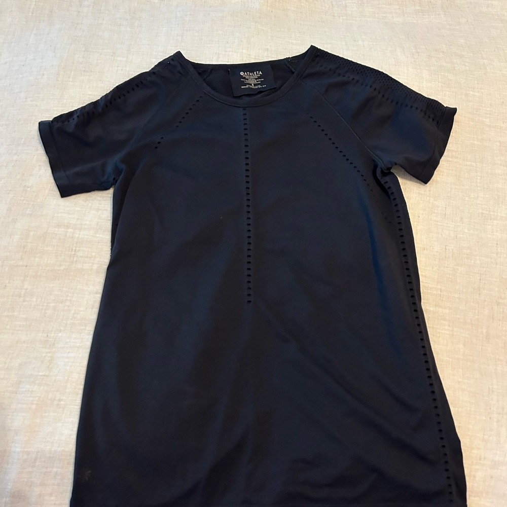 Athleta Black workout shirt